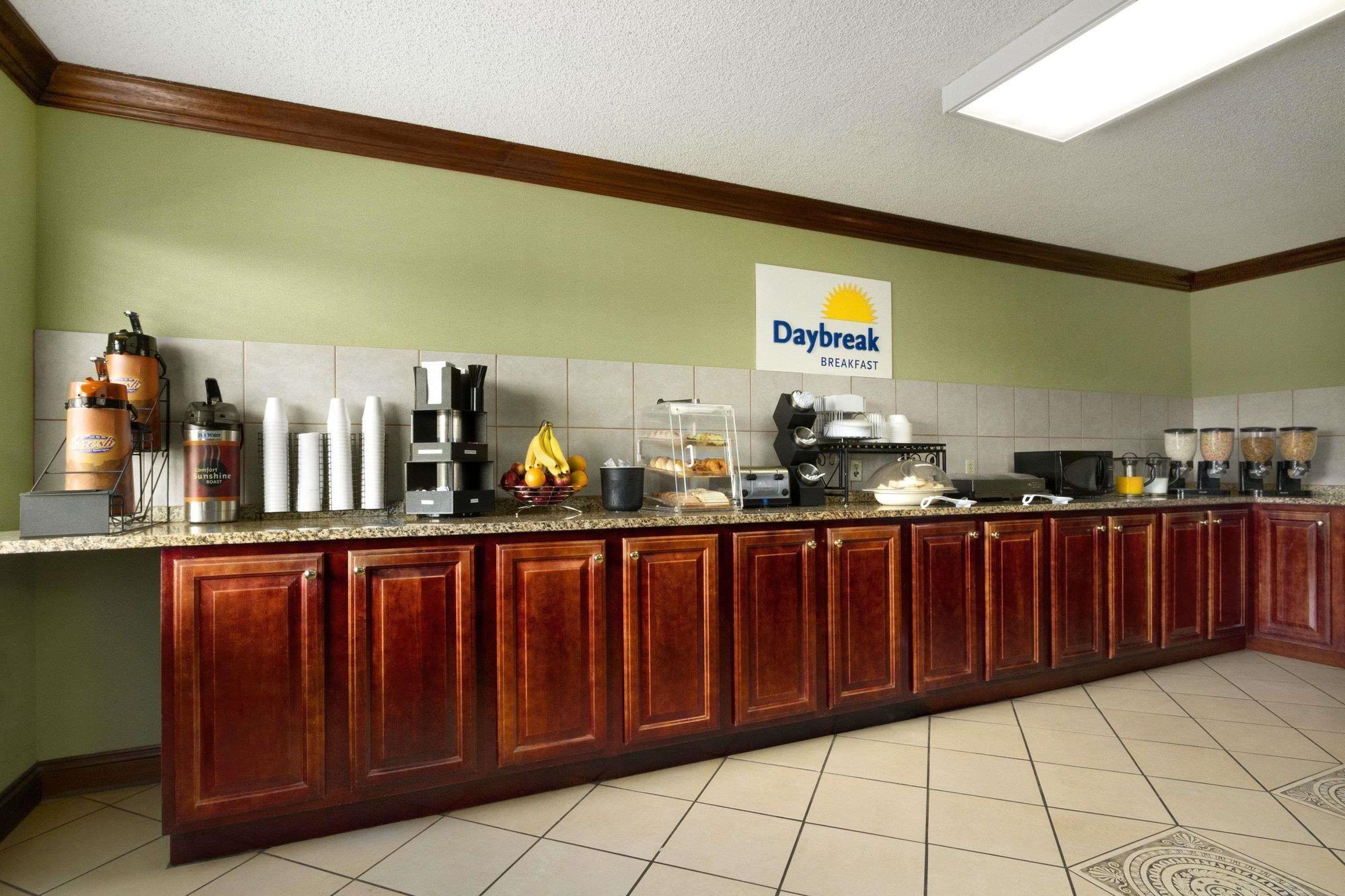 Days Inn By Wyndham Southaven Ms Экстерьер фото